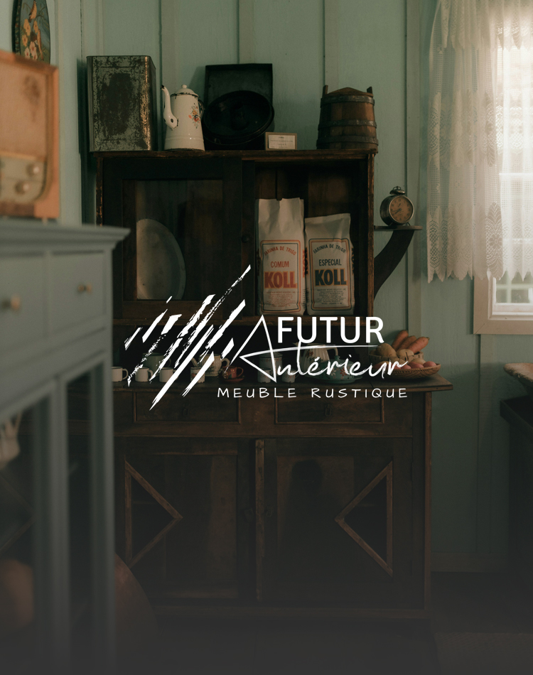 Pièce avec meuble vintage